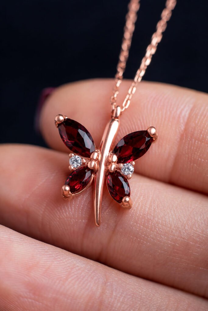 Garnet Kırmızı Kelebek 925 Ayar Gümüş Kolye | 18 Ayar Vermeil Premium Rose Altın Kaplama