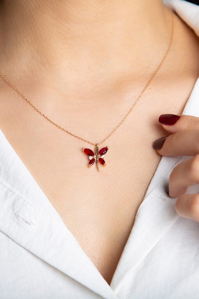 Garnet Kırmızı Kelebek 925 Ayar Gümüş Kolye | 18 Ayar Vermeil Premium Rose Altın Kaplama