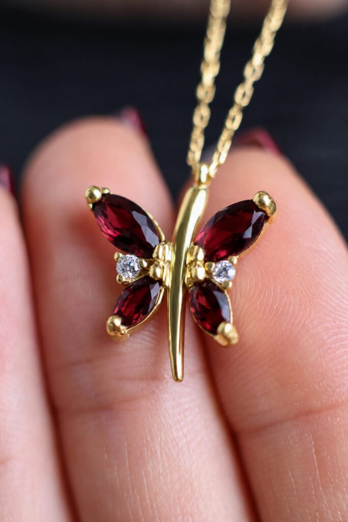 Garnet Kırmızı Kelebek 925 Ayar Gümüş Kolye | 18 Ayar Vermeil Premium Sarı Altın Kaplama