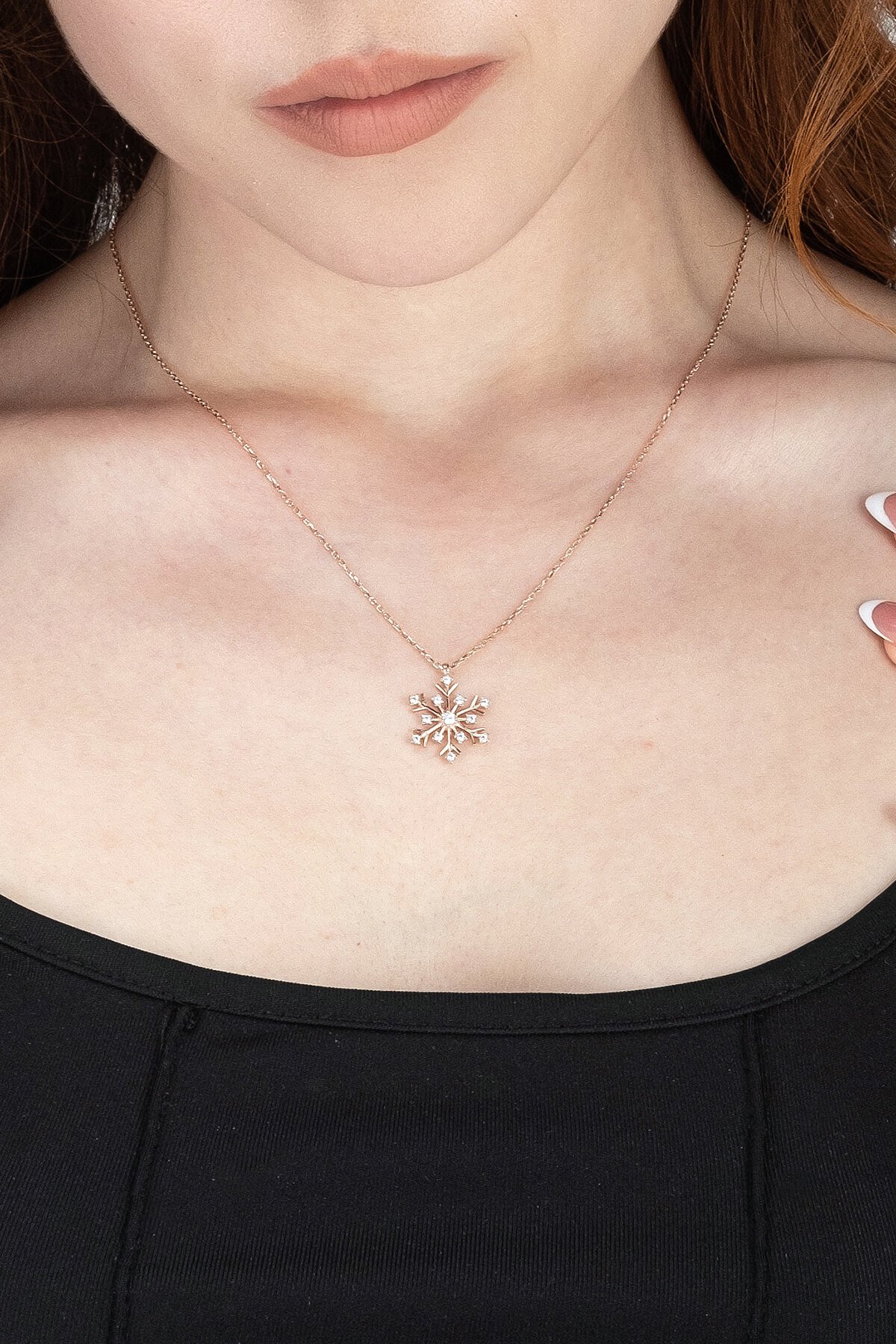 Jewelmim Kar Tanesi Rose Altın Kaplama Gümüş Kolye Görünüm Detay Çekimi, doğum günü gümüş kolye hediyesi, özel tasarım gümüş kolyeler