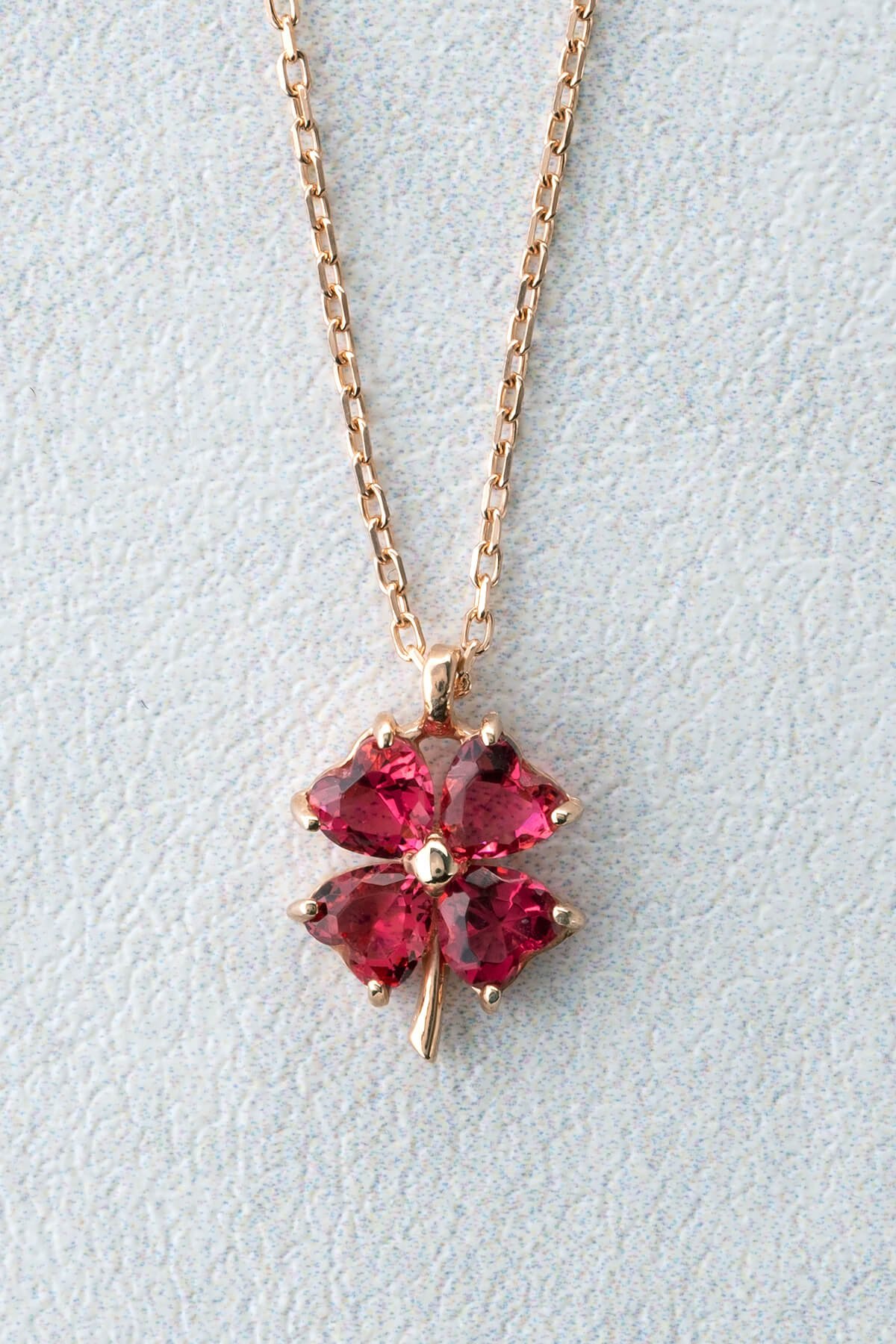 Jewelmim Kırmızı Taşlı 4 Yapraklı Yonca Rose Altın Kaplama Gümüş Kolye, şık gümüş kolye modelleri, sevgiliye gümüş kolye hediyesi