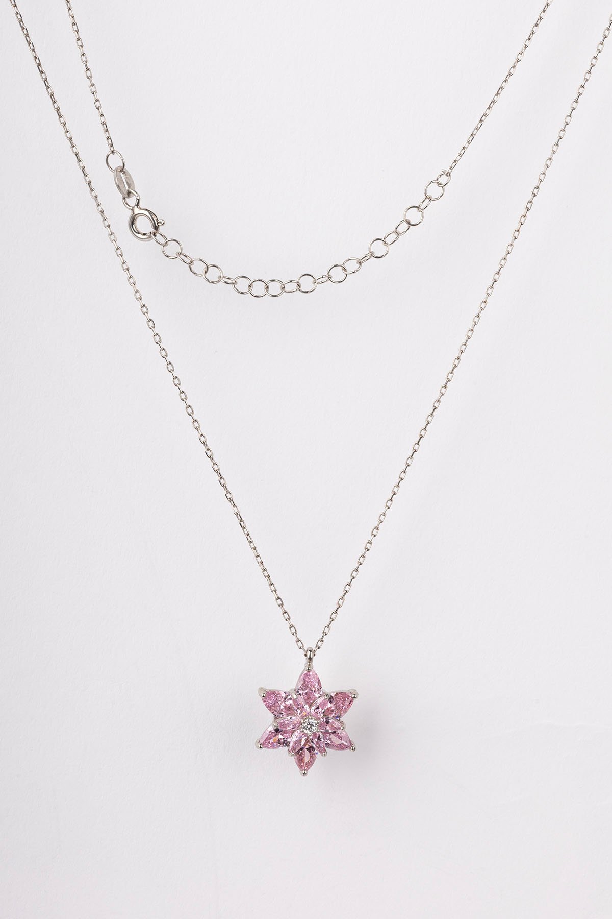 Jewelmim Lila Taşlı Lotus Çiçeği Beyaz Altın Kaplama Gümüş Kolye, şık gümüş kolye modelleri, sevgiliye gümüş kolye hediyesi