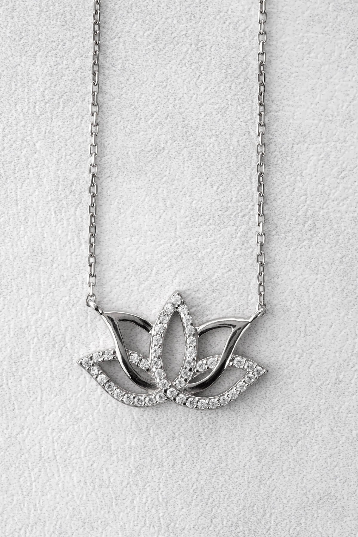 Jewelmim Lotus Çiçeği Beyaz Altın Kaplama Gümüş Kolye, şık gümüş kolye modelleri, sevgiliye gümüş kolye hediyesi