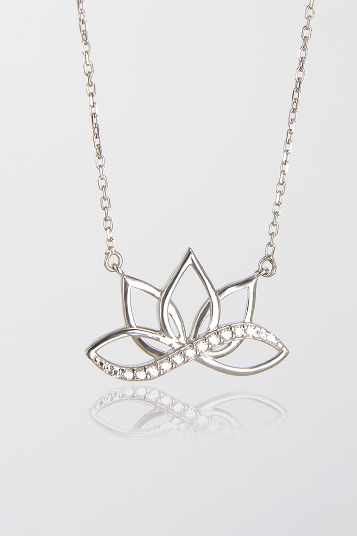 Jewelmim Lotus Çiçeği ve Sonsuzluk Beyaz Altın Kaplama Gümüş Kolye, şık gümüş kolye modelleri, sevgiliye gümüş kolye hediyesi