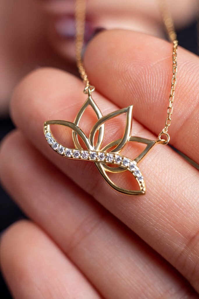 Lotus Çiçeği ve Sonsuzluk 925 Ayar Gümüş Kolye | 18 Ayar Vermeil Premium Sarı Altın Kaplama