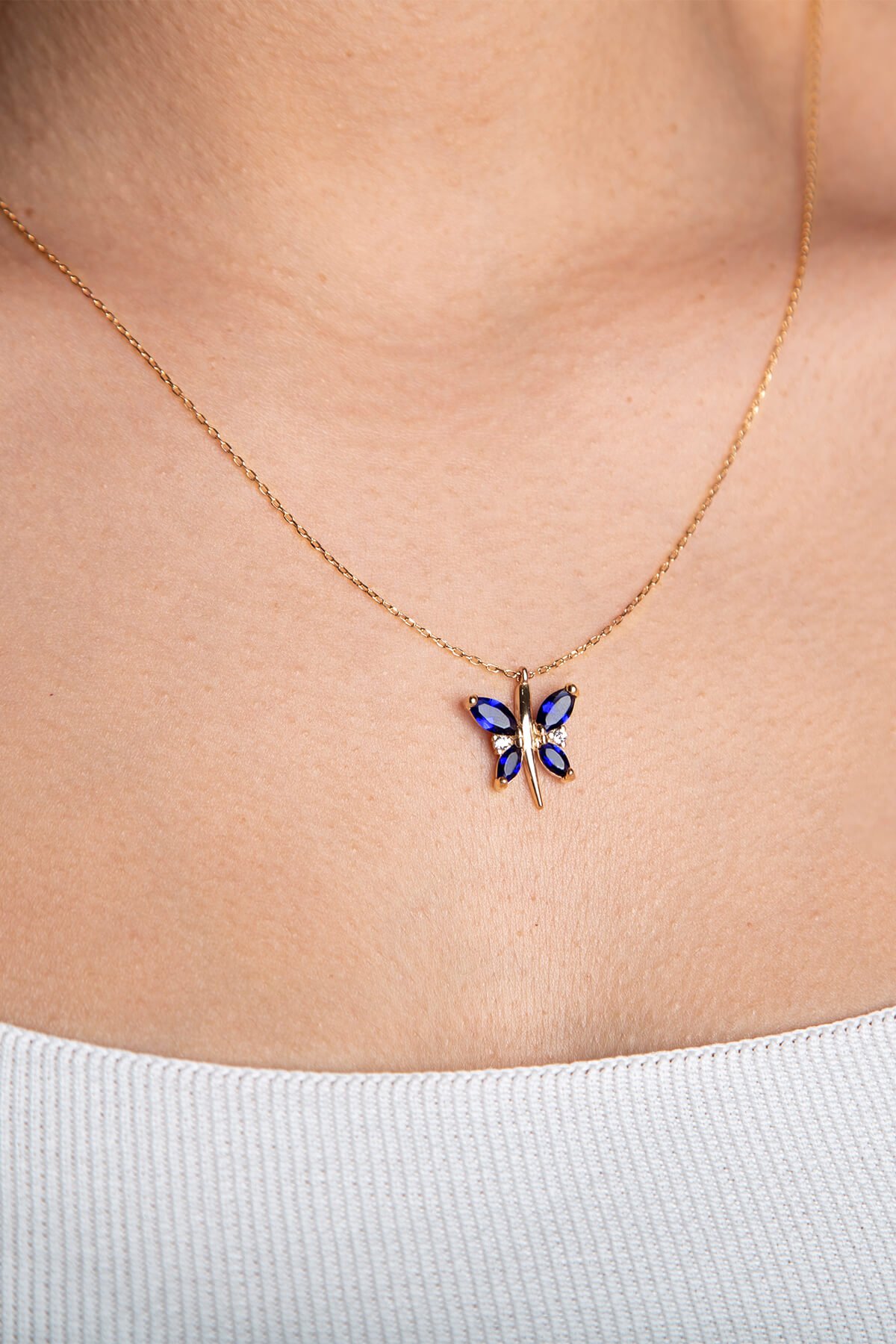 Jewelmim Mavi Taşlı Kelebek Rose Altın Kaplama Gümüş Kolye Görünüm Detay Çekimi, doğum günü gümüş kolye hediyesi, özel tasarım gümüş kolyeler