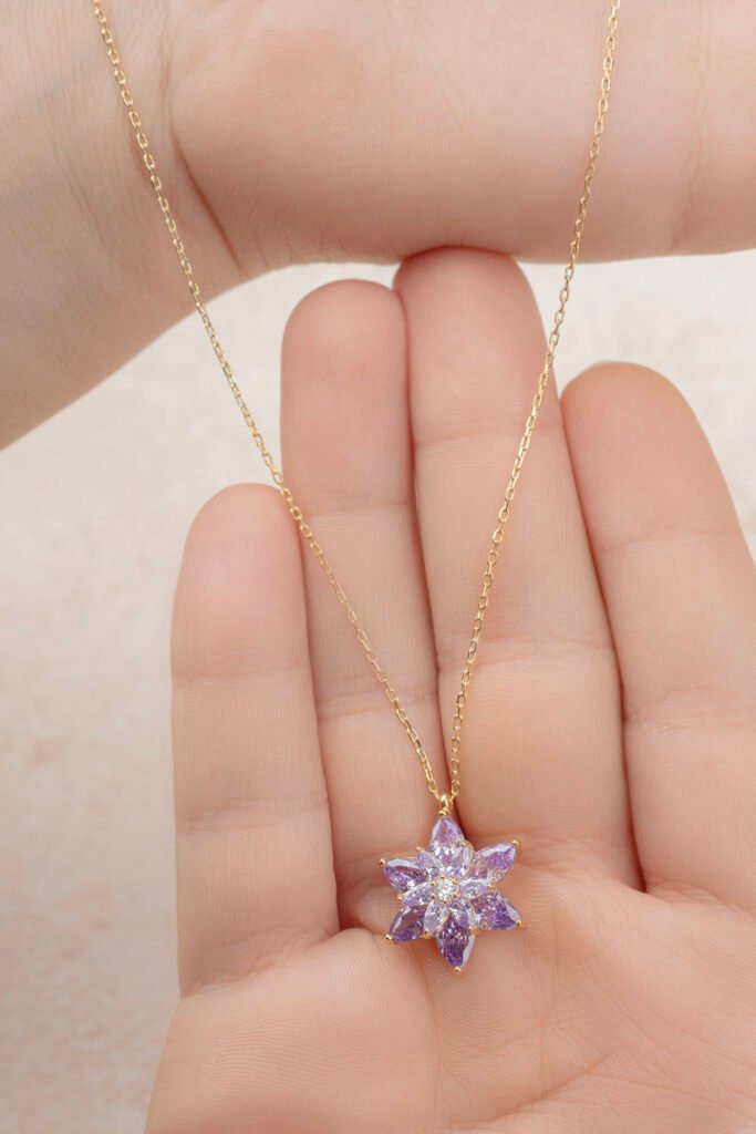 Mor Taşlı Lotus Çiçeği 925 Ayar Gümüş Kolye | 18 Ayar Vermeil Premium Sarı Altın Kaplama