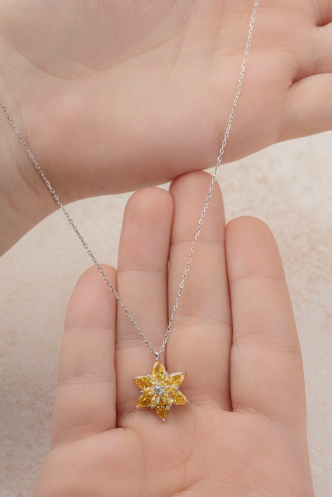 Sarı Taşlı Lotus Çiçeği 925 Ayar Gümüş Kolye | 18 Ayar Vermeil Premium Beyaz Altın Kaplama