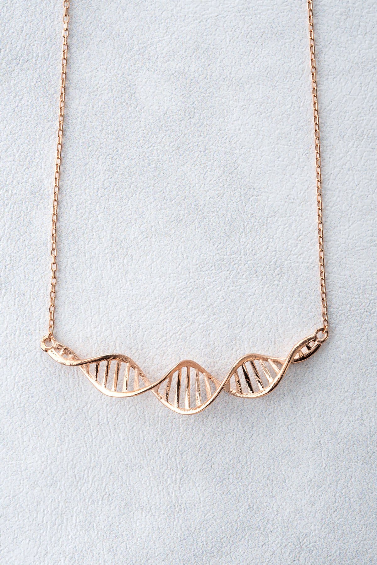 Jewelmim Sonsuz Bağ DNA Rose Altın Kaplama Gümüş Kolye, şık gümüş kolye modelleri, sevgiliye gümüş kolye hediyesi