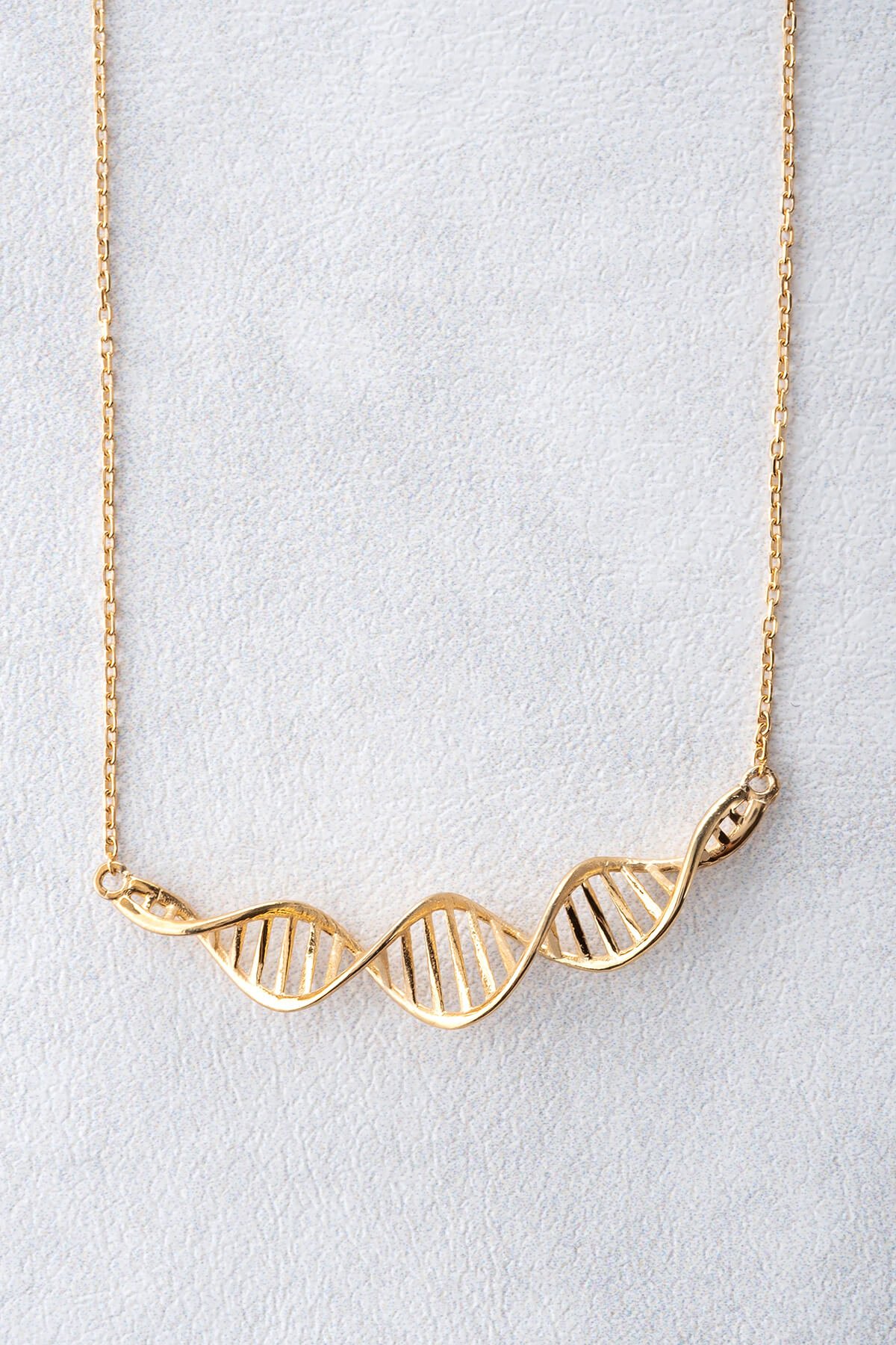 Jewelmim Sonsuz Bağ DNA Sarı Altın Kaplama Gümüş Kolye, şık gümüş kolye modelleri, sevgiliye gümüş kolye hediyesi