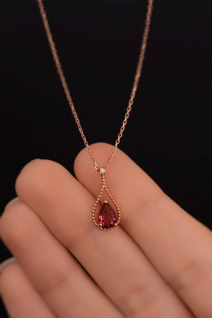 Yakut Kırmızısı Su Damlası 925 Ayar Gümüş Kolye | 18 Ayar Vermeil Premium Rose Altın Kaplama