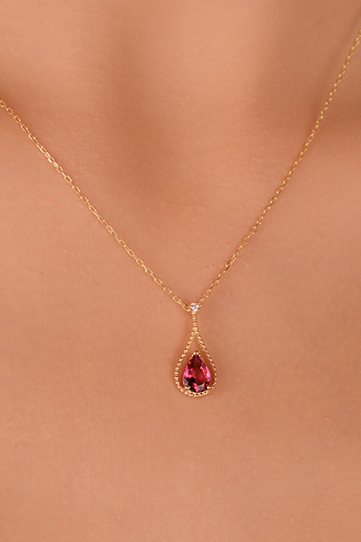 Jewelmim Yakut Kırmızısı Su Damlası Sarı Altın Kaplama Gümüş Kolye, şık gümüş kolye modelleri, sevgiliye gümüş kolye hediyesi