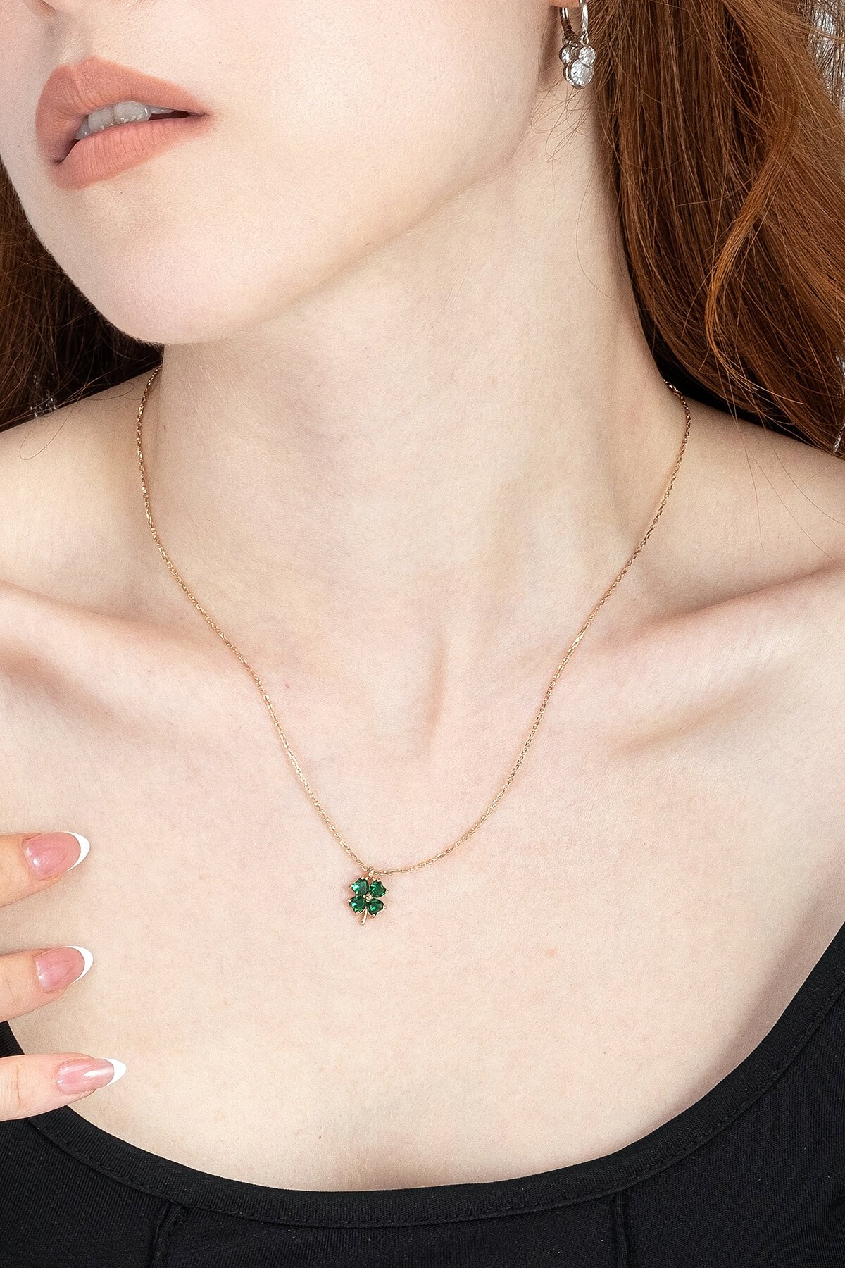 Jewelmim Yeşil Taşlı 4 Yapraklı Yonca Rose Altın Kaplama Gümüş Kolye Görünüm Detay Çekimi, doğum günü gümüş kolye hediyesi, özel tasarım gümüş kolyeler