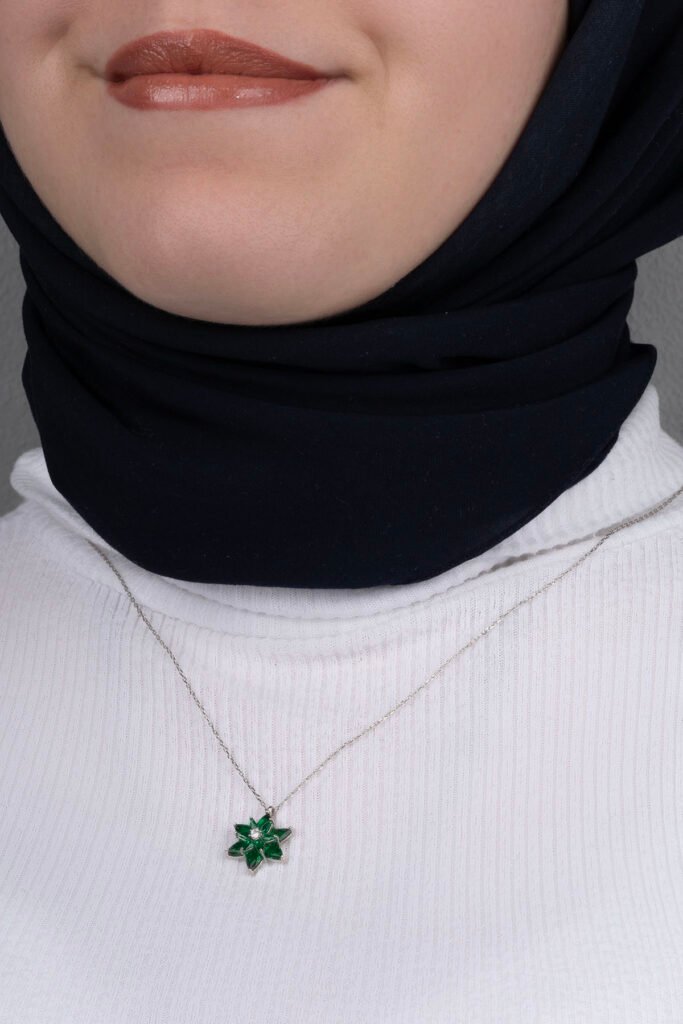 Yeşil Taşlı Lotus Çiçeği 925 Ayar Gümüş Kolye | 18 Ayar Vermeil Premium Beyaz Altın Kaplama