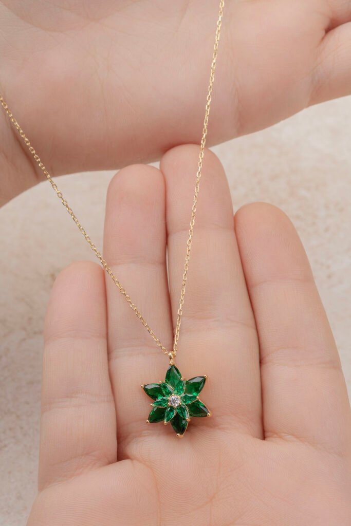 Yeşil Taşlı Lotus Çiçeği 925 Ayar Gümüş Kolye | 18 Ayar Vermeil Premium Sarı Altın Kaplama